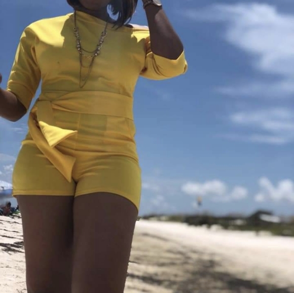 Yellow Drop Shoulder Romper with Belt Size M/L #W-30 - Picture 9 of 12